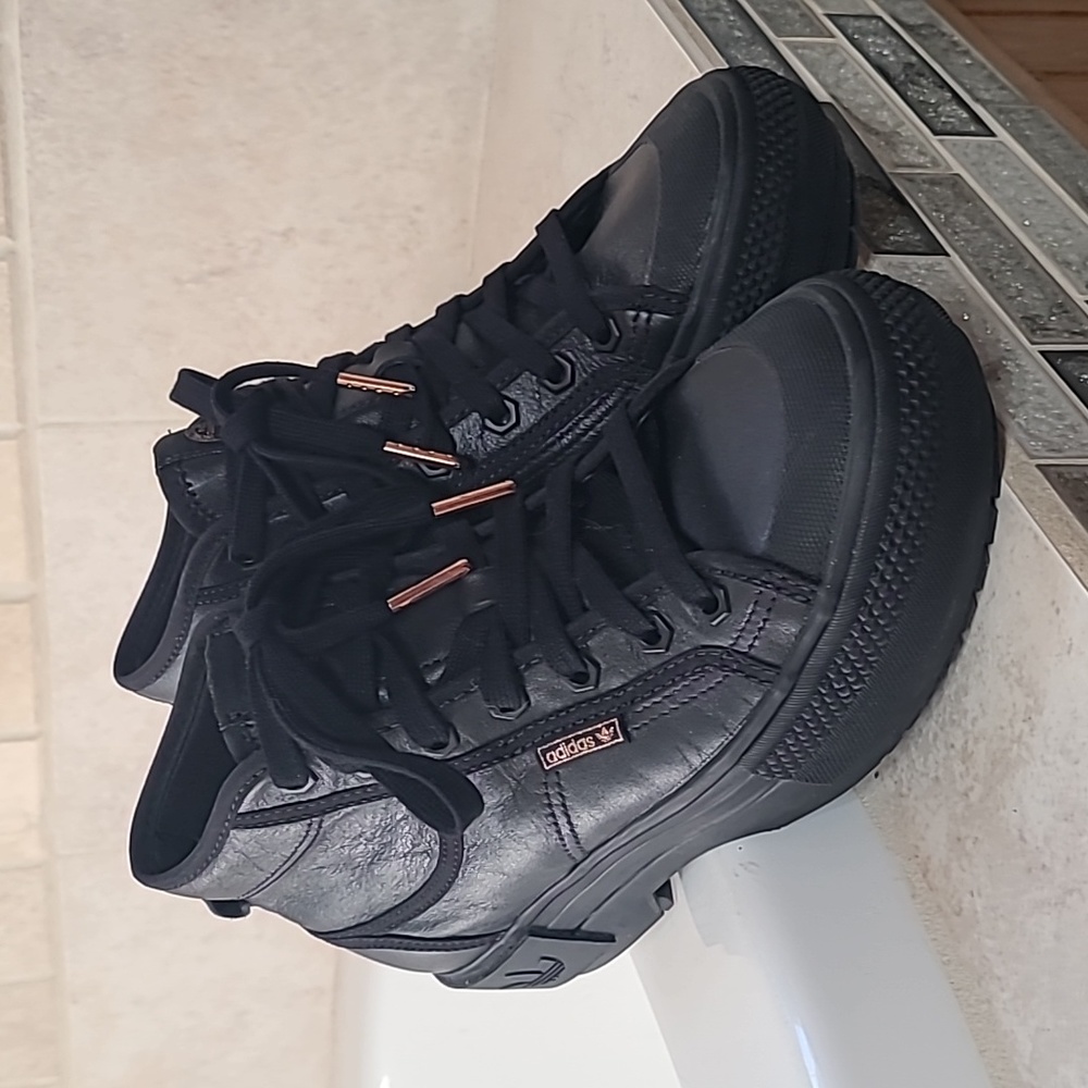 Adidas Womens Platform sneakers 6 Leather